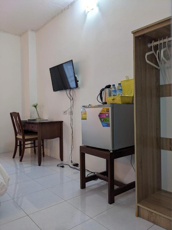 Отель V At Panus Phanat Nikhom Экстерьер фото